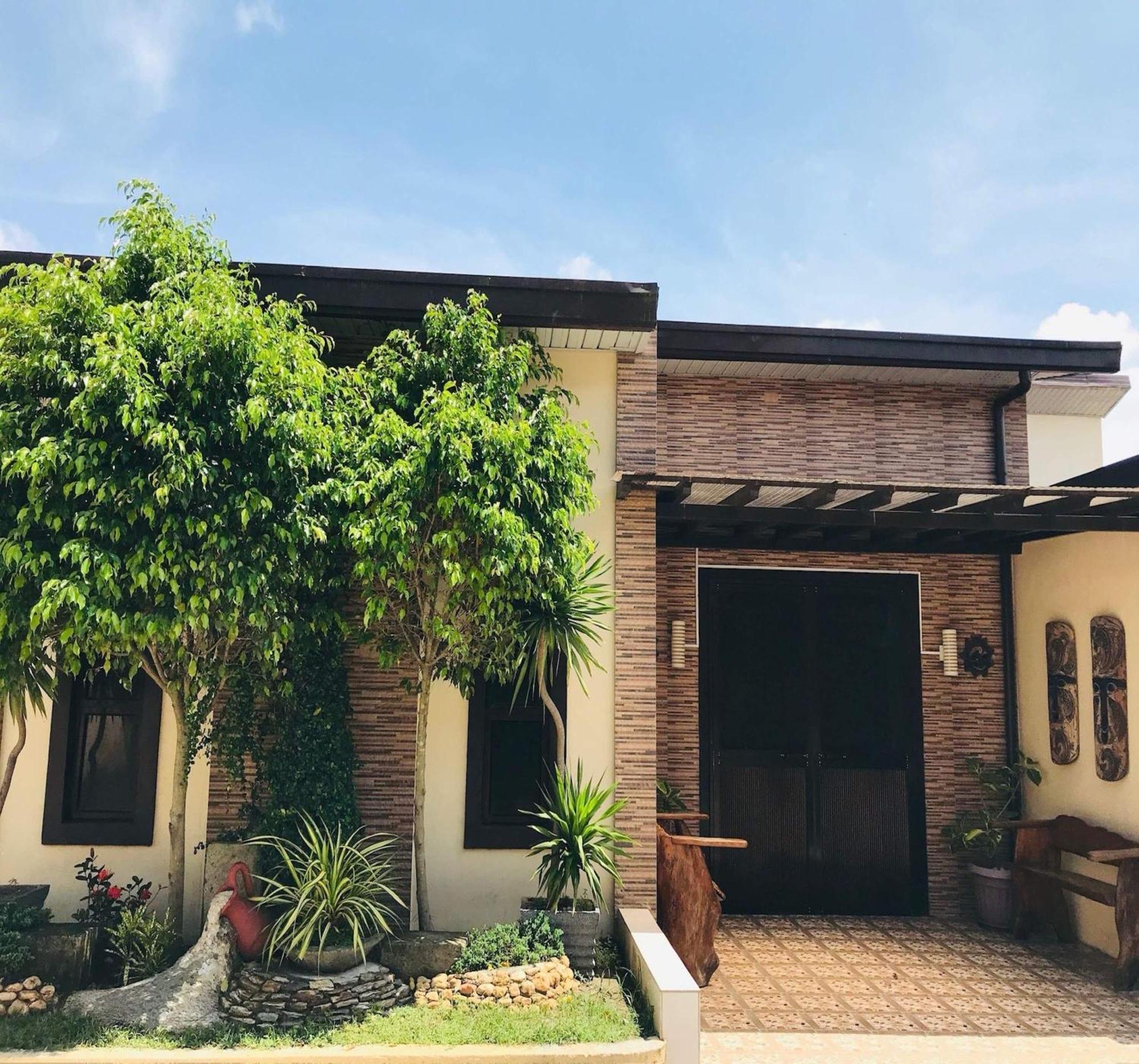 טגאיטאי Oyo 1067 Villa Sofia At Silang מראה חיצוני תמונה