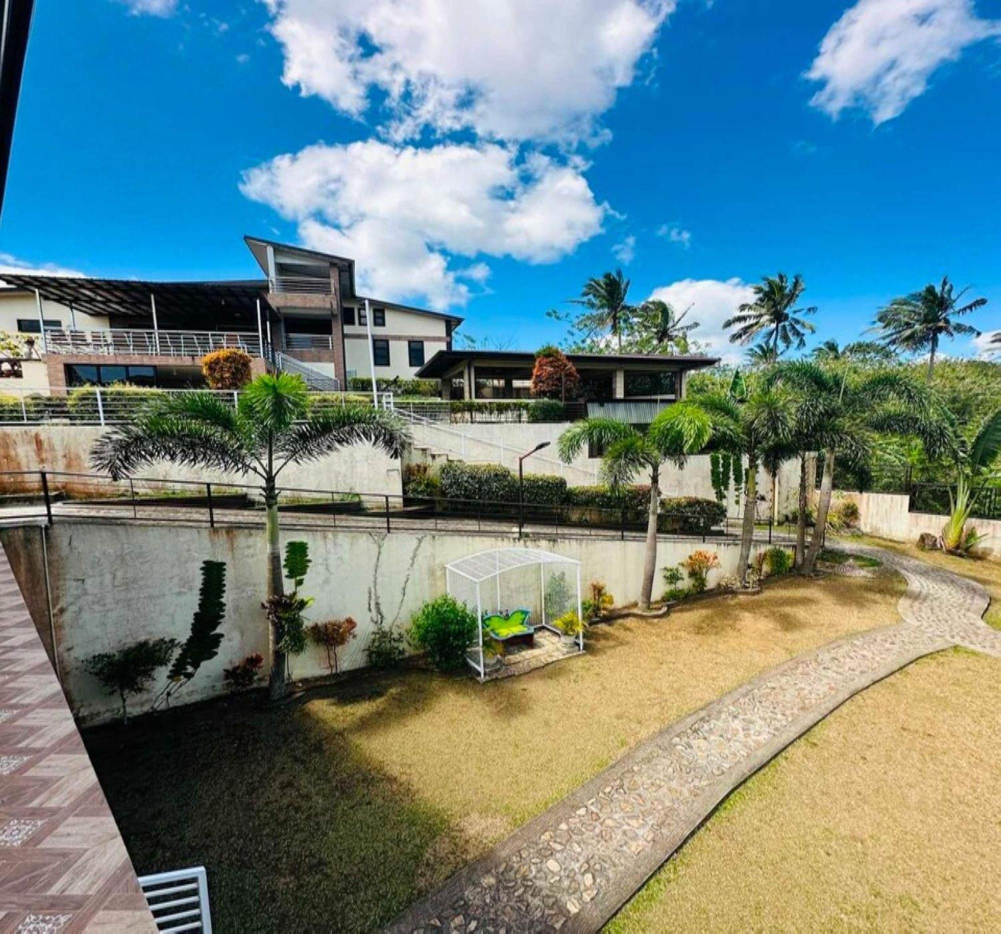 טגאיטאי Oyo 1067 Villa Sofia At Silang מראה חיצוני תמונה
